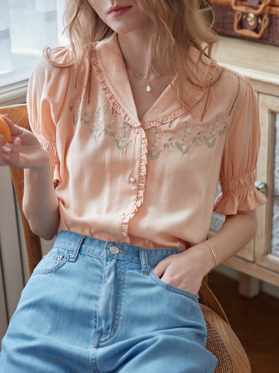 Convallaria Floral Embroidered Orange Puff Top/SIMPLE RETRO