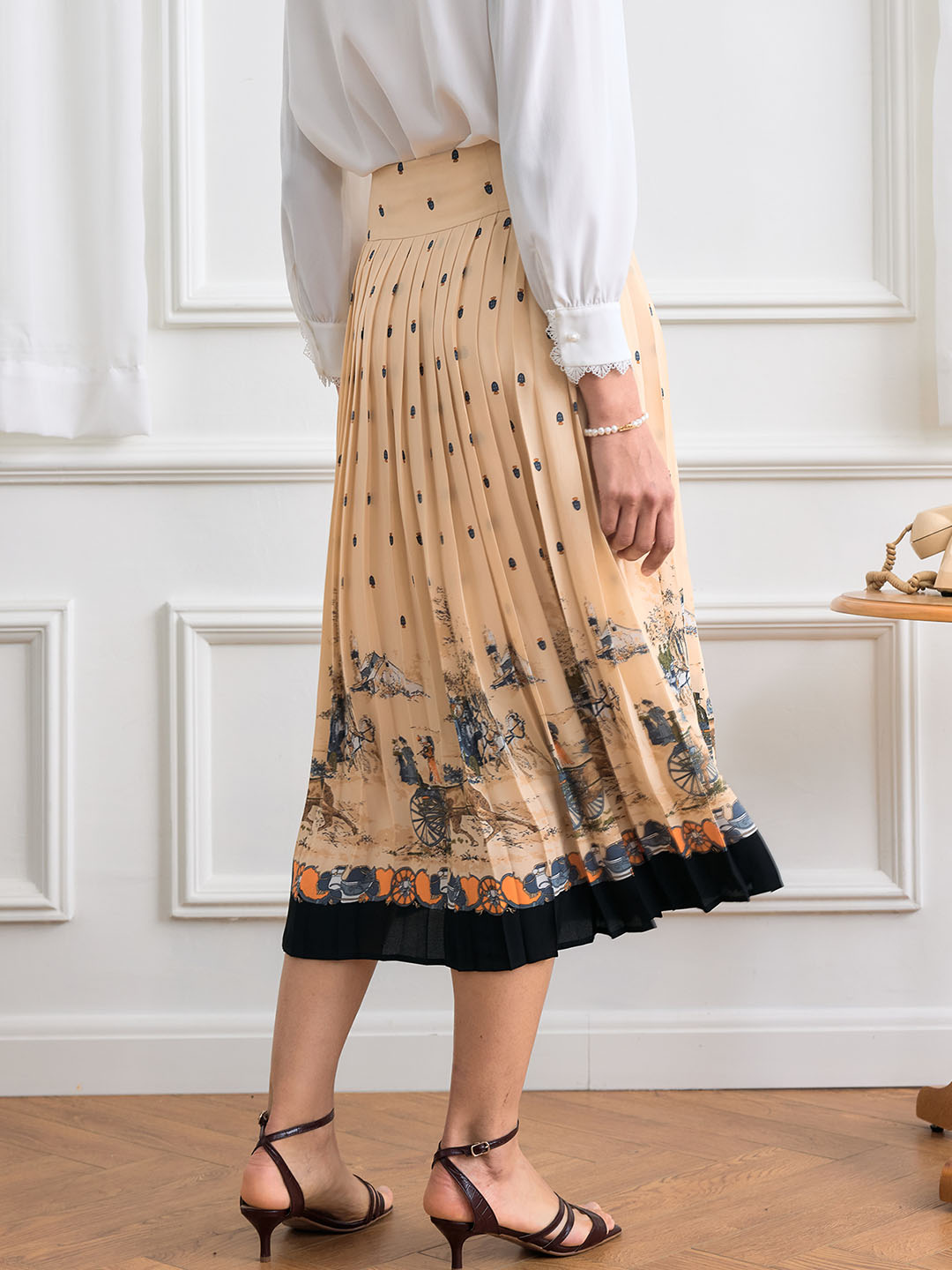 【Final Sale】Kaitlyn Figure Graphic Pleated Skirt