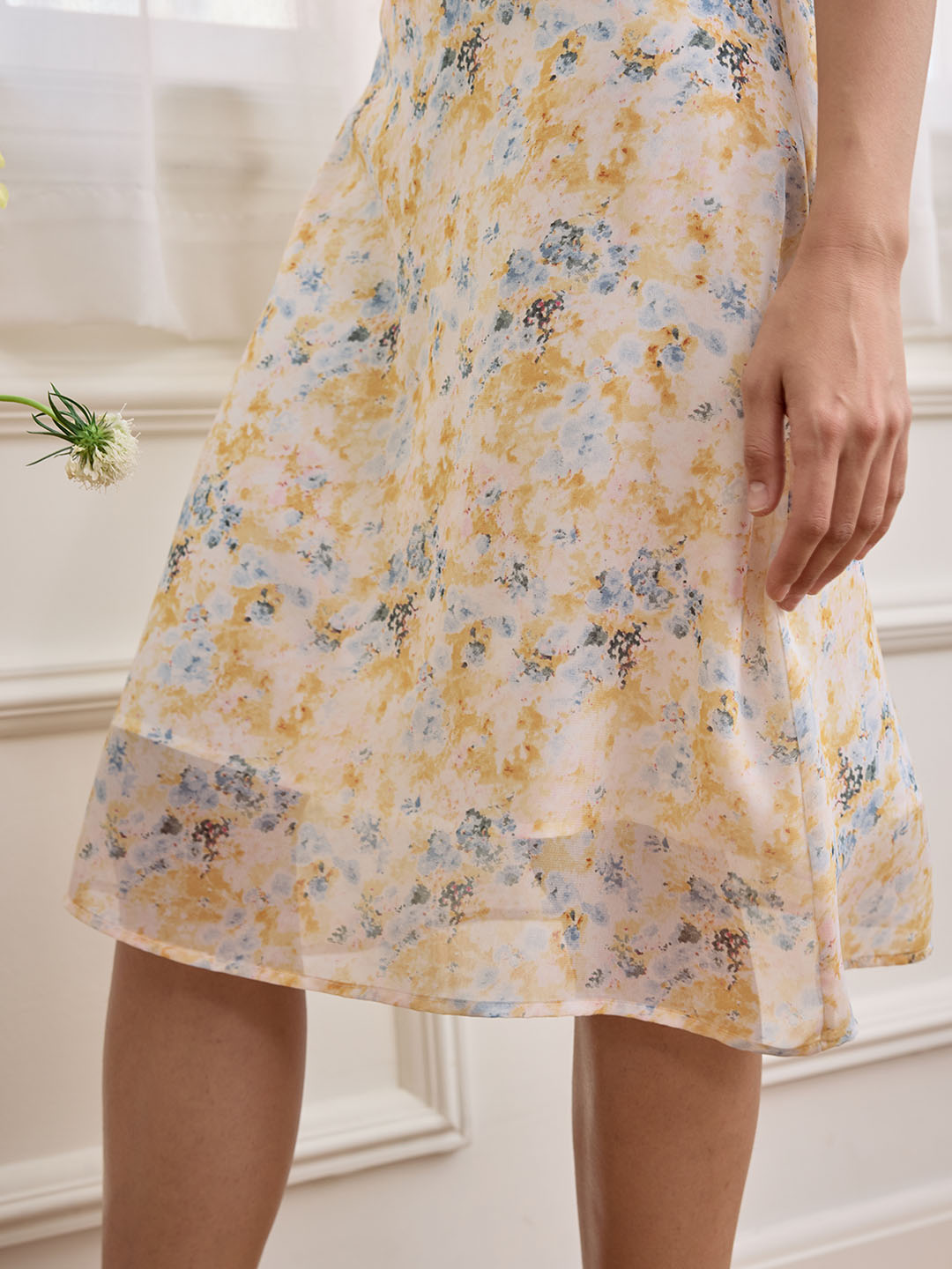 【Final Sale】Ellis Floral Print Ruffle Trim Dress