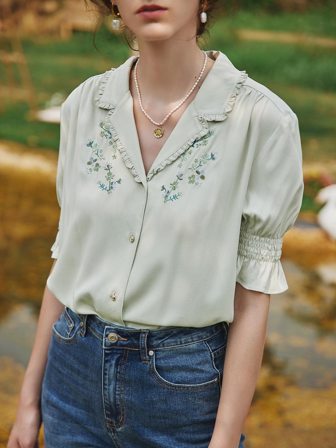 Alicia Embroidery V-Neck Blouse/Simple Retro/1200022