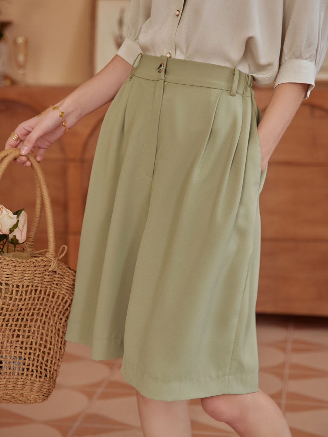 Daiki Chiffon Straight Shorts