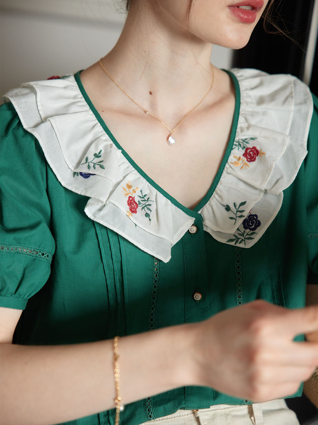 【Final Sale】Hanna V-neck Contrast Colorful Rose Embroidery Lapel Puff Sleeve Cotton Blouse