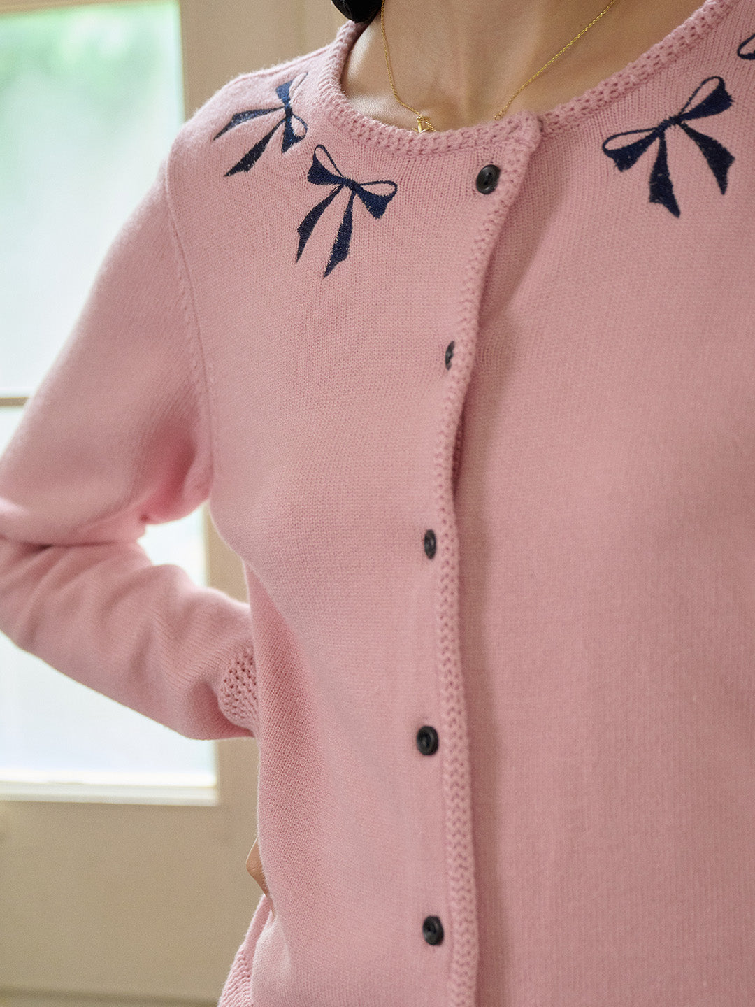 【Final Sale】Nyx Round Neck Contrasting Embroidery Bow Cardigan