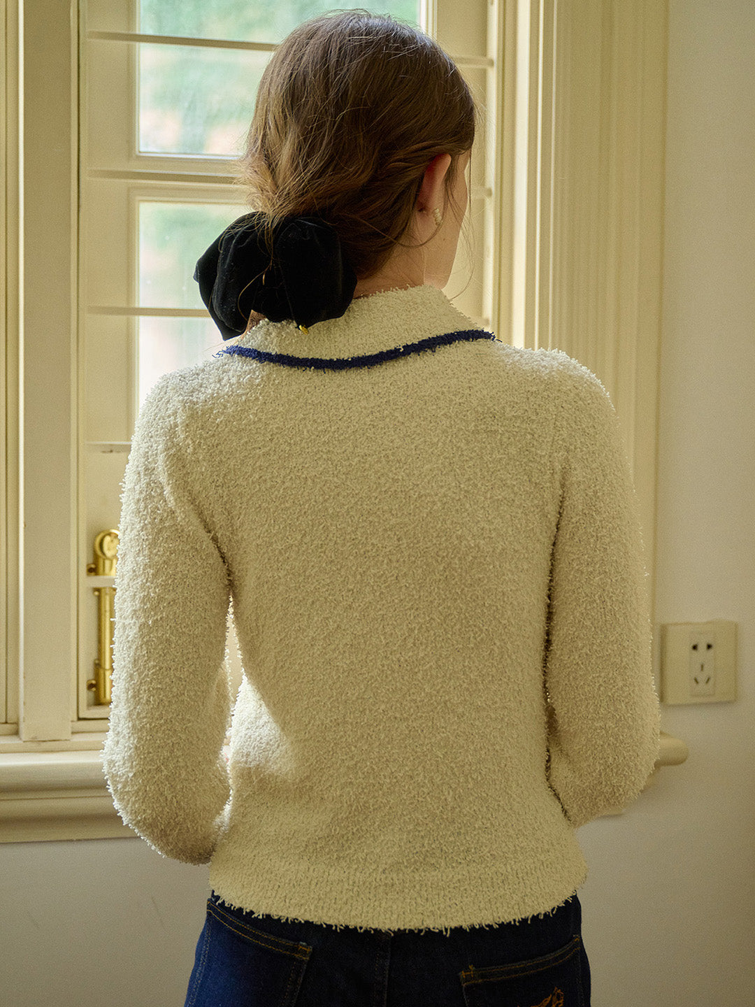 【Final Sale】Paige V-Neck Contrasting Trim Bow Sweater