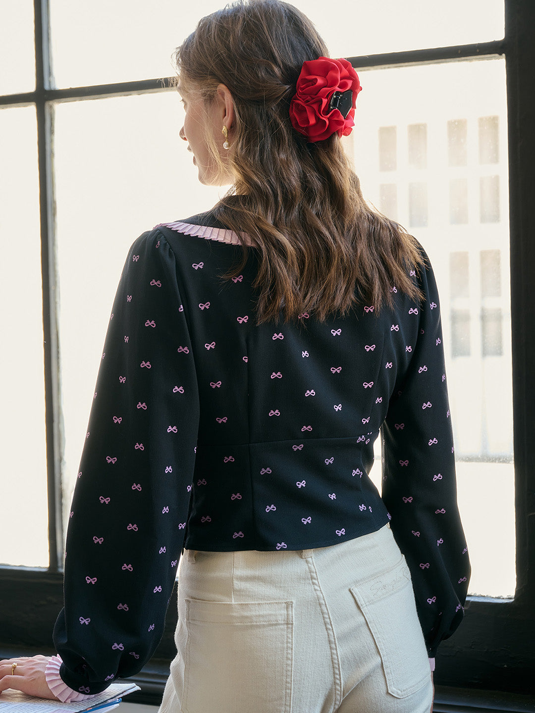 【Final Sale】Giselle V-neck Bow Contrasting Long Sleeve Blouse