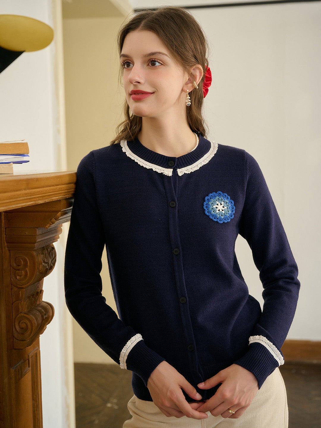 【Final Sale】Faye Women's Embroidered Color-Block Round Neck Cardigan