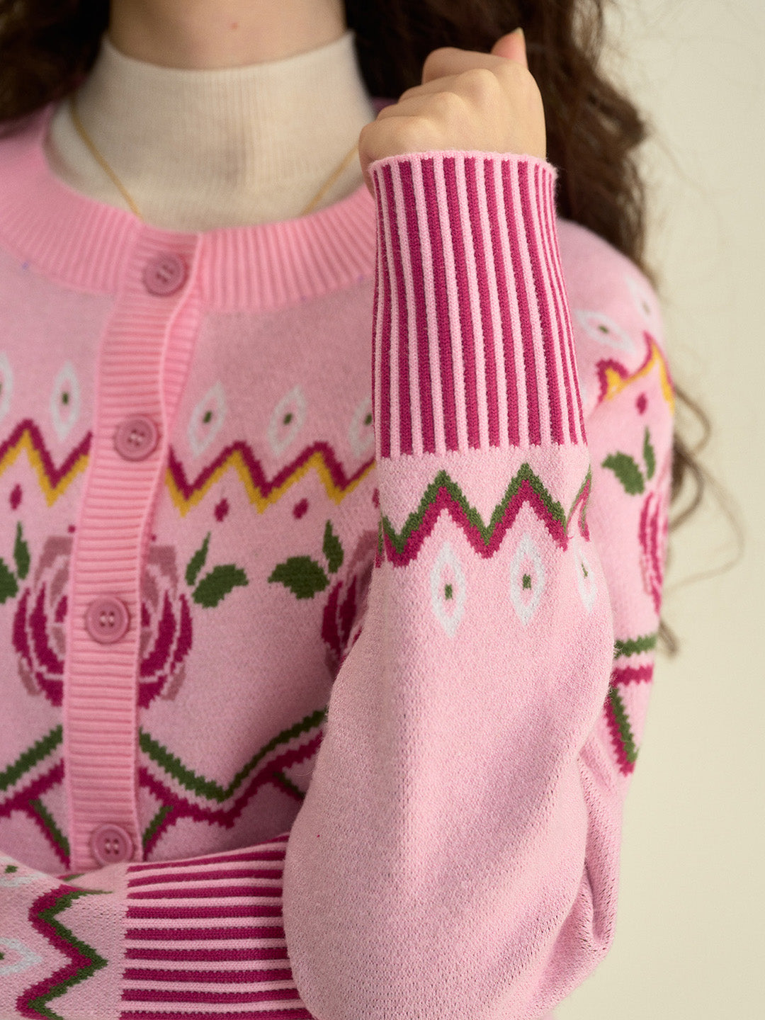 【Final Sale】Violette Round Collar Clashing Embroidery Rose Cardigan