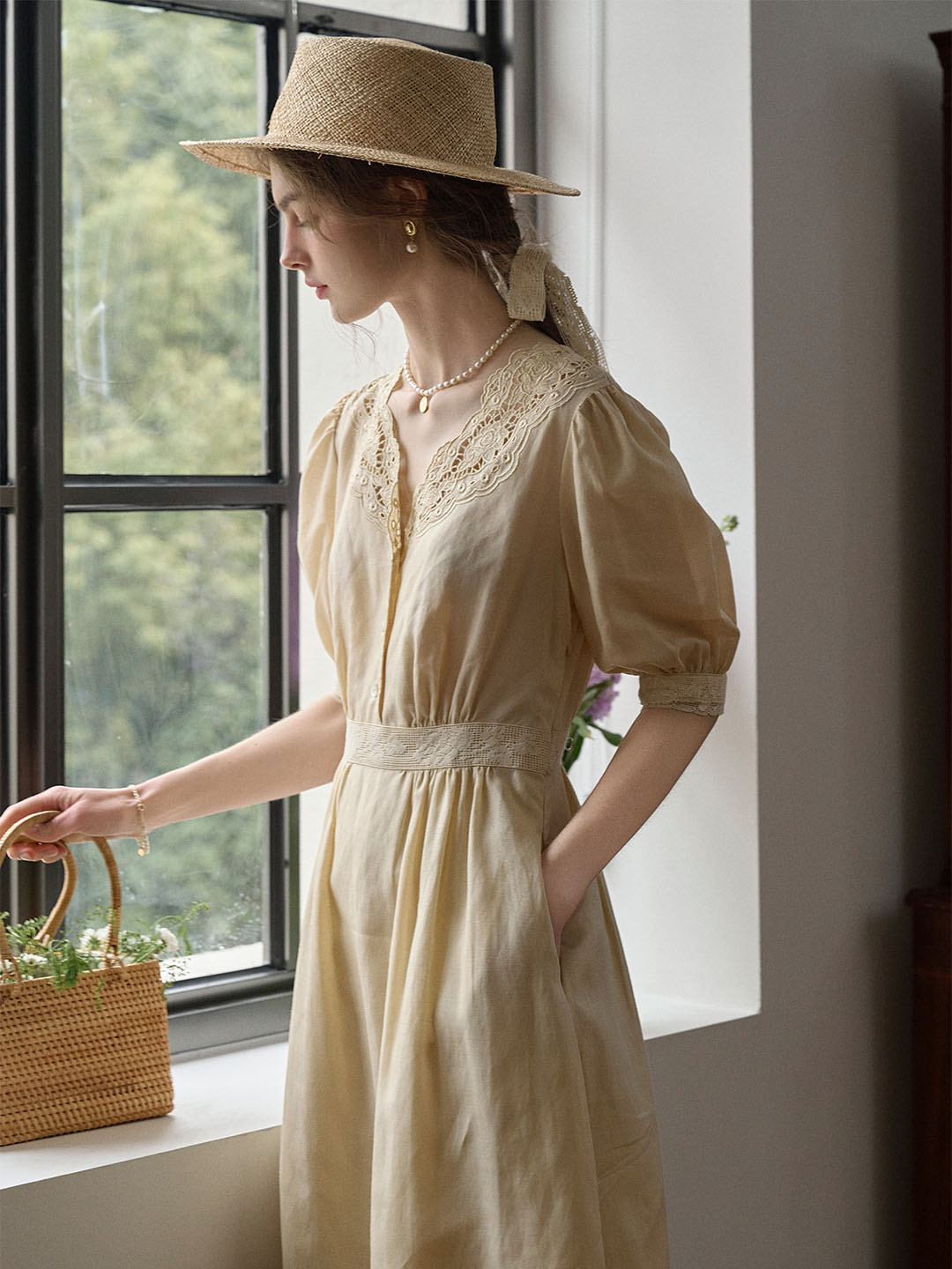 【Final Sale】Heidi Hollow Embroidered V-neck Lace Puff Sleeve Dress