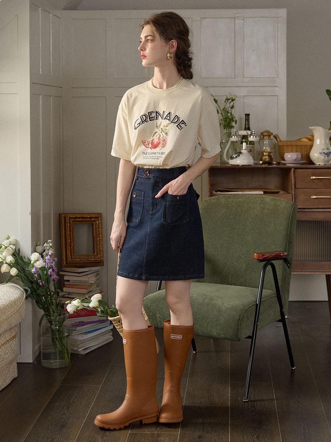 Amirah Classic Crew Neck Pomegranate Print Cotton T-shirt