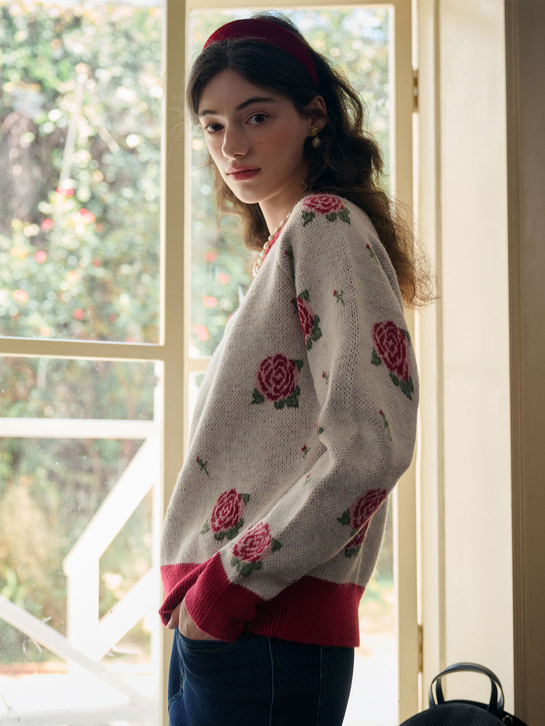 Emersyn Contrast Color Crew Neck Rose Sweater