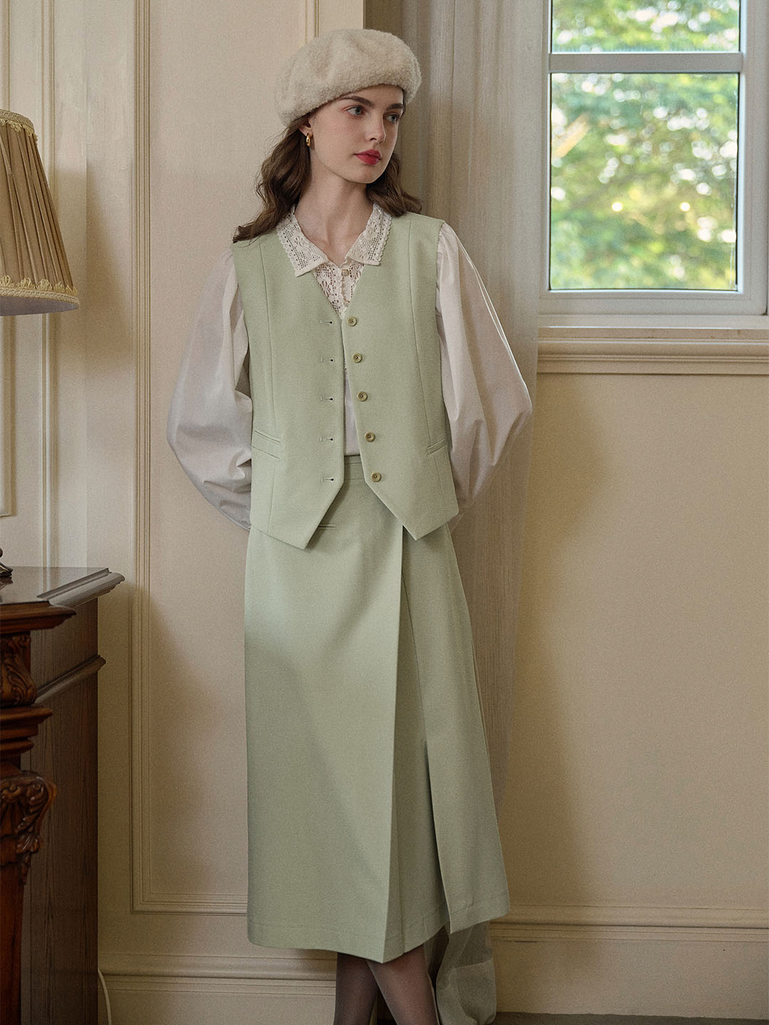 Camille Simple V-neck Vest