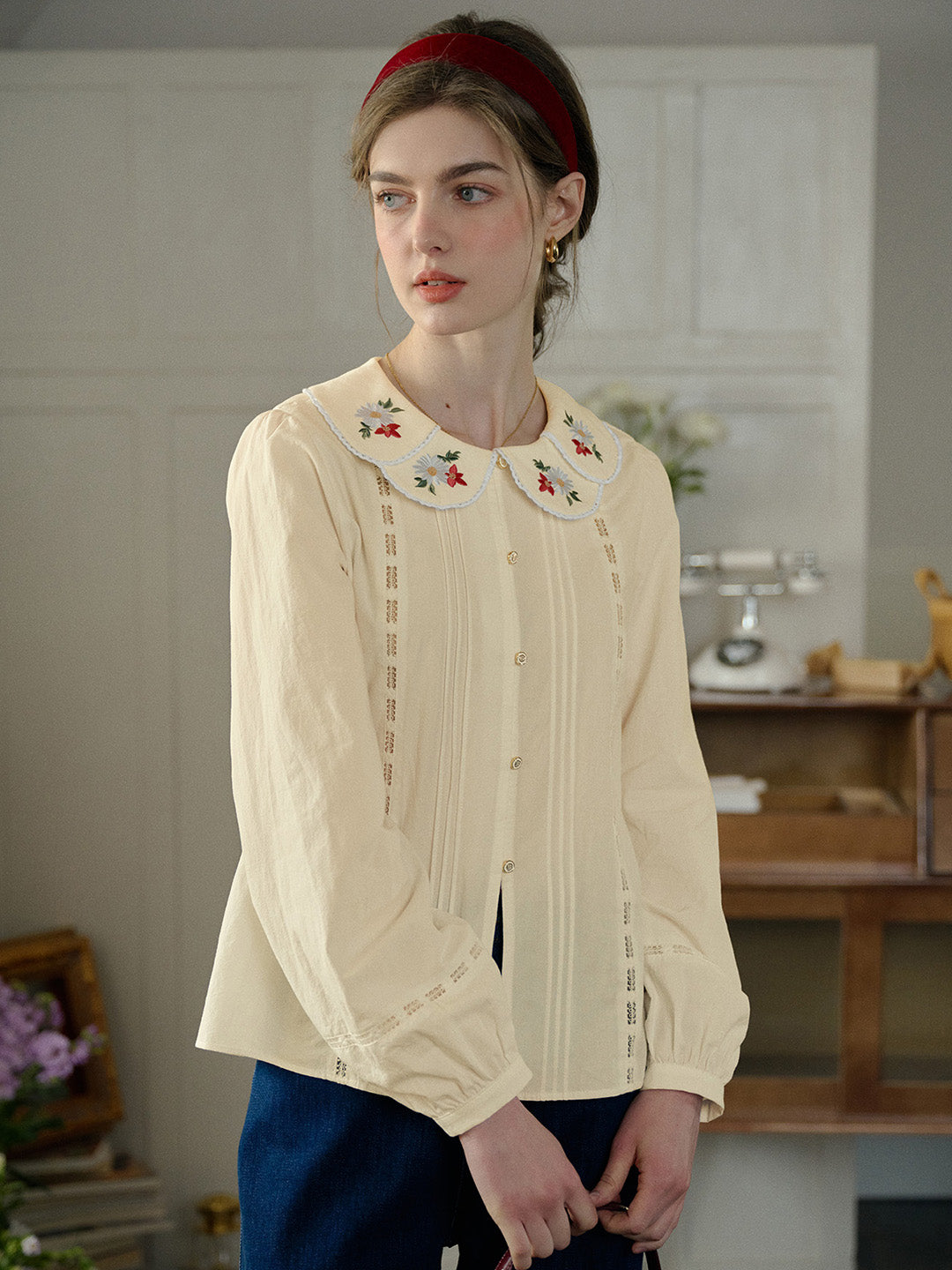 【Final Sale】Gracelyn Peter Pan Collar Embroidery Blouse - Apricot