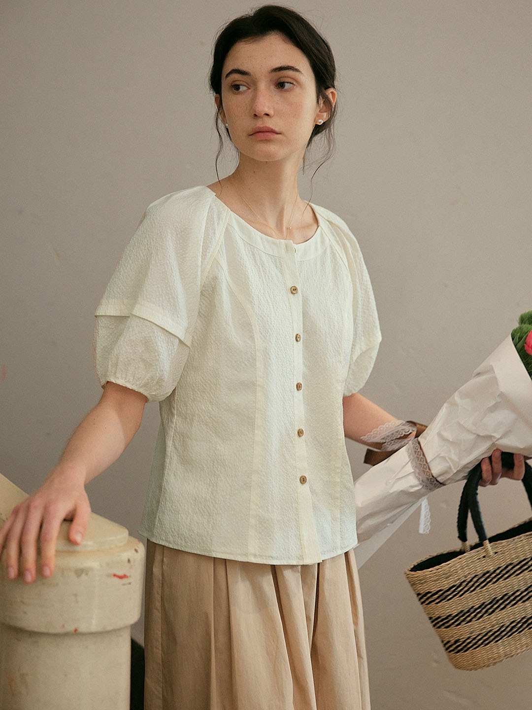 Jamie Simple Puff Sleeve Waist Blouse