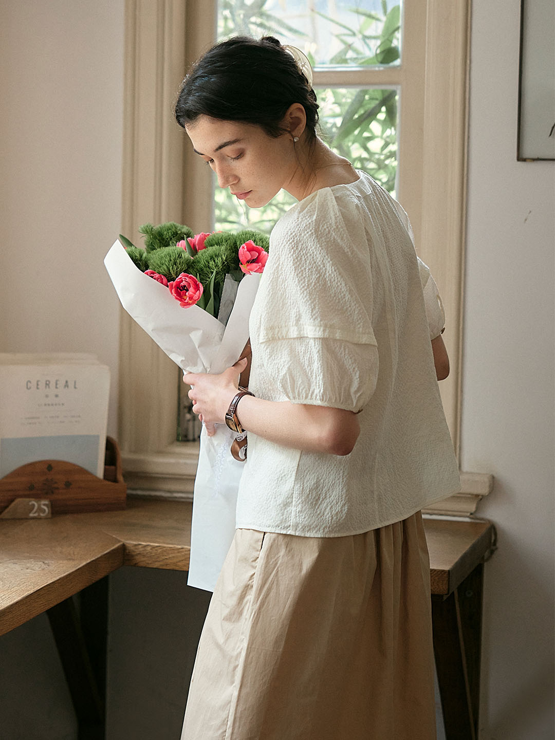 Jamie Simple Puff Sleeve Waist Blouse