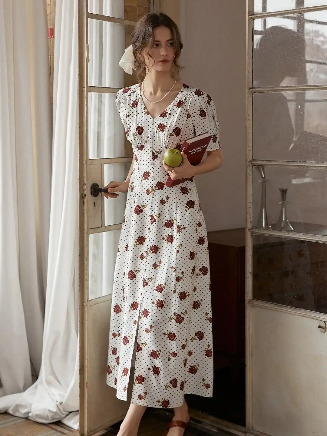 Saanvi Retro V-Neck Printed Dress