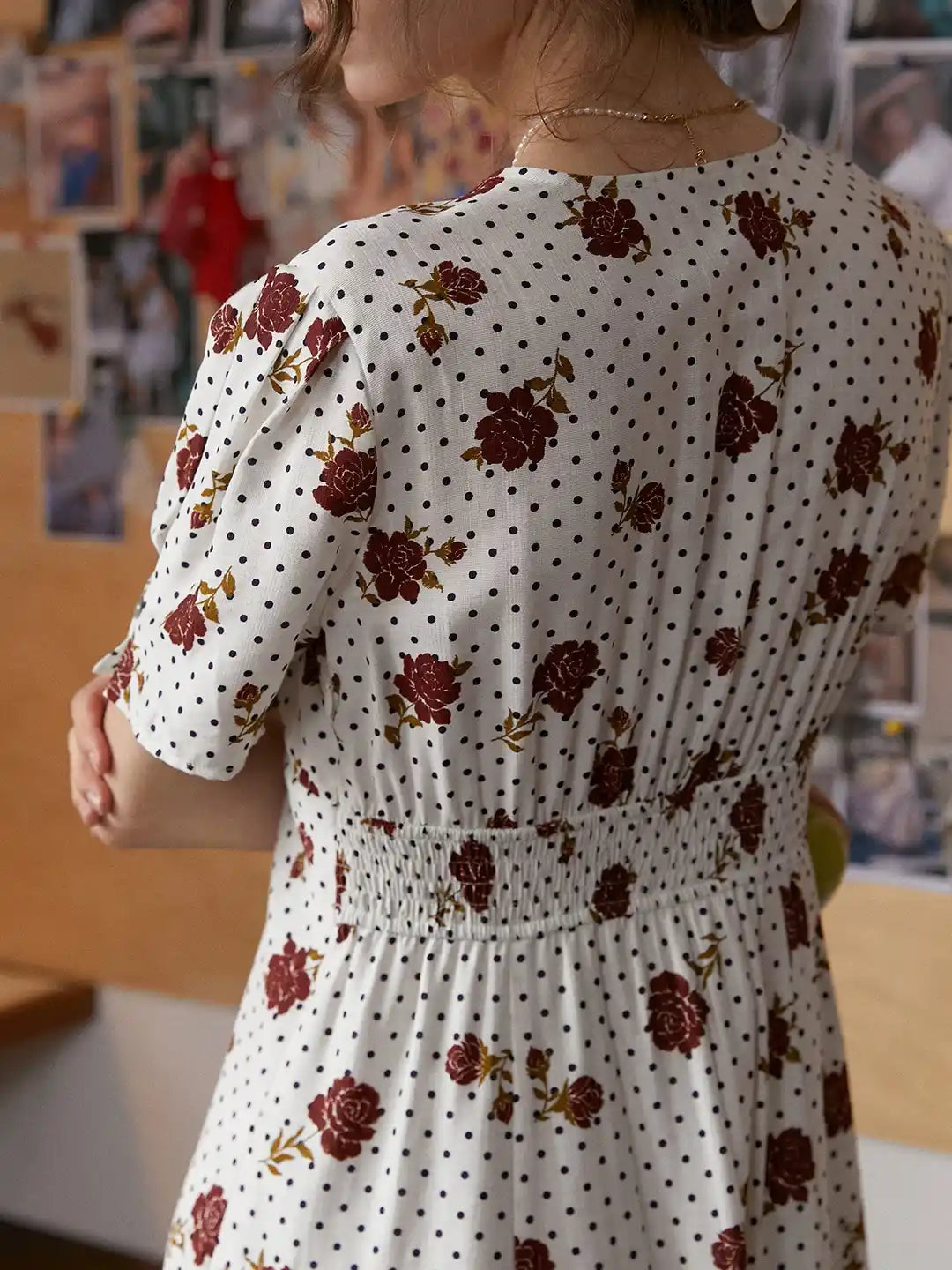 Saanvi Retro V-Neck Printed Dress