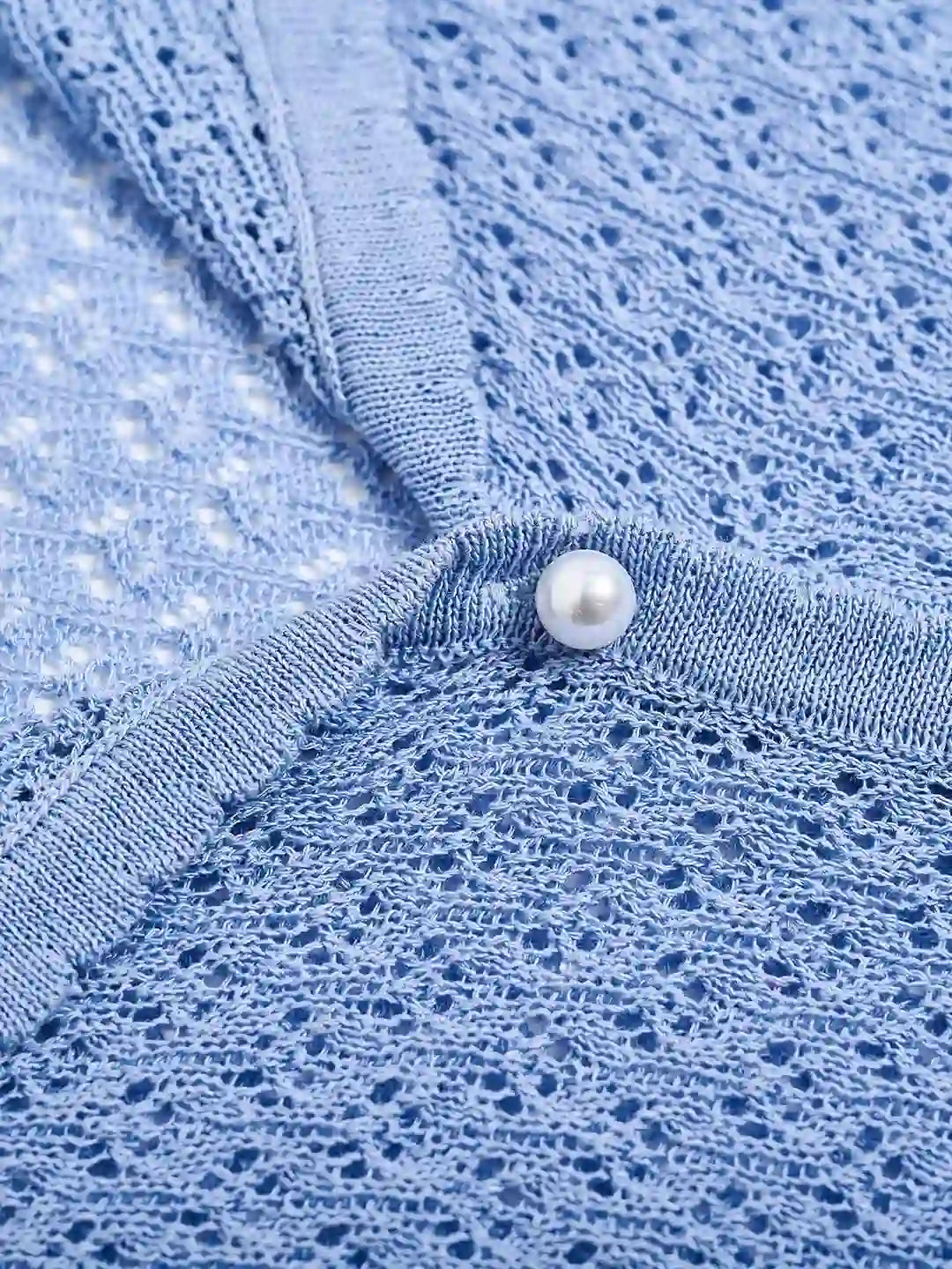 Voka Simple V-Neck Wool Cardigan