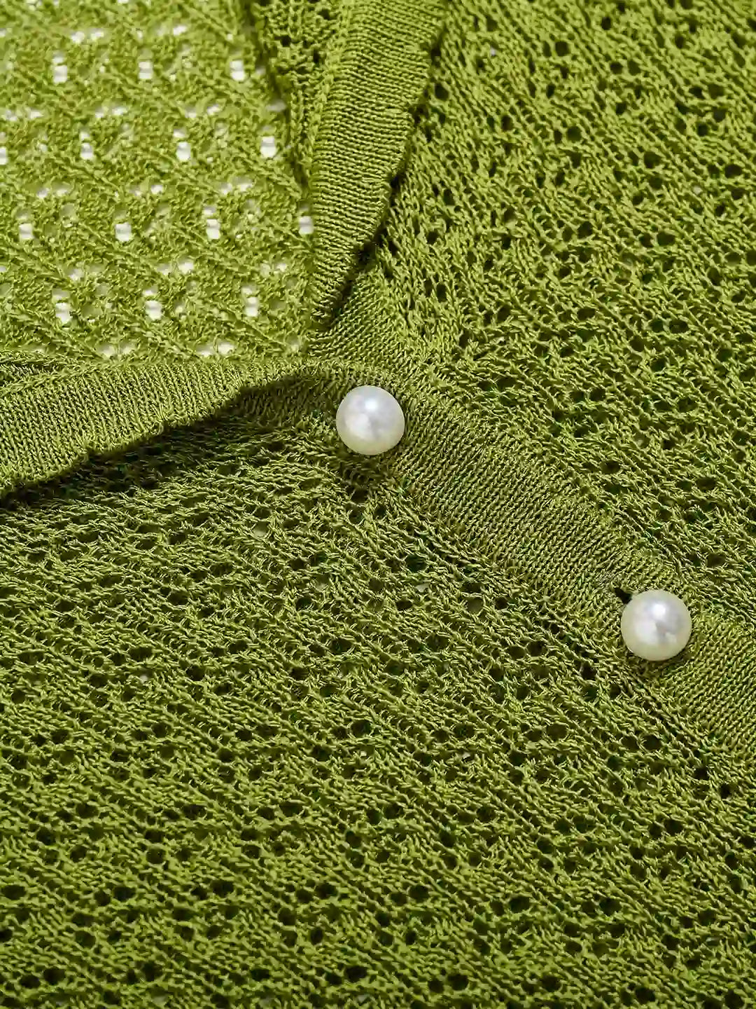 Voka Simple V-Neck Wool Cardigan