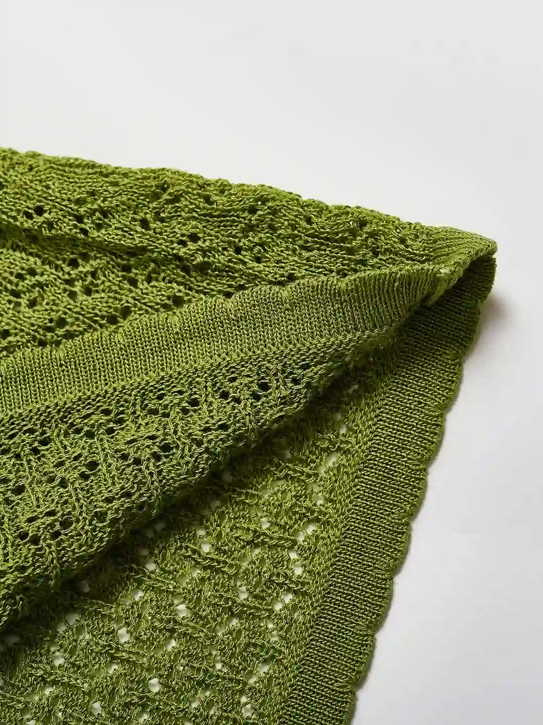 Voka Simple V-Neck Wool Cardigan