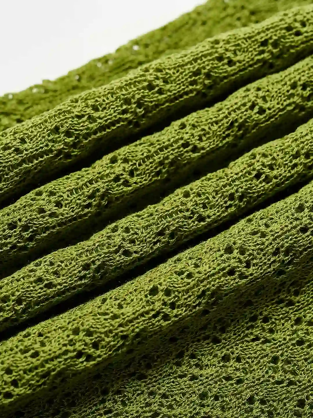 Voka Simple V-Neck Wool Cardigan