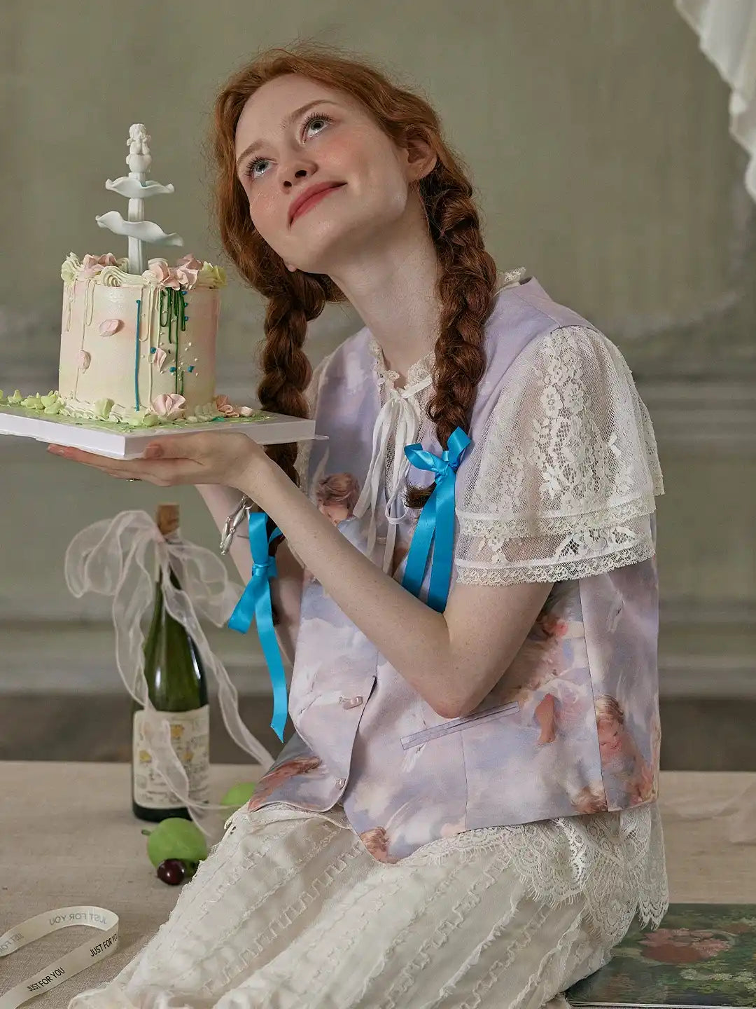 【Final Sale】Cupid V-Neck Printed Vest