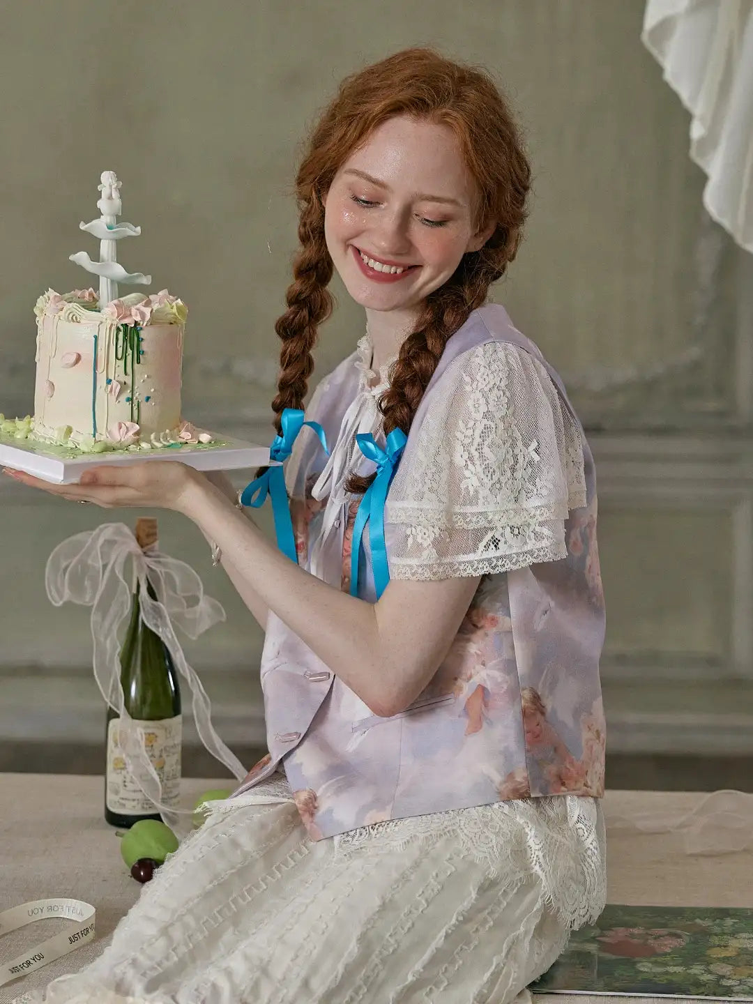 【Final Sale】Cupid V-Neck Printed Vest