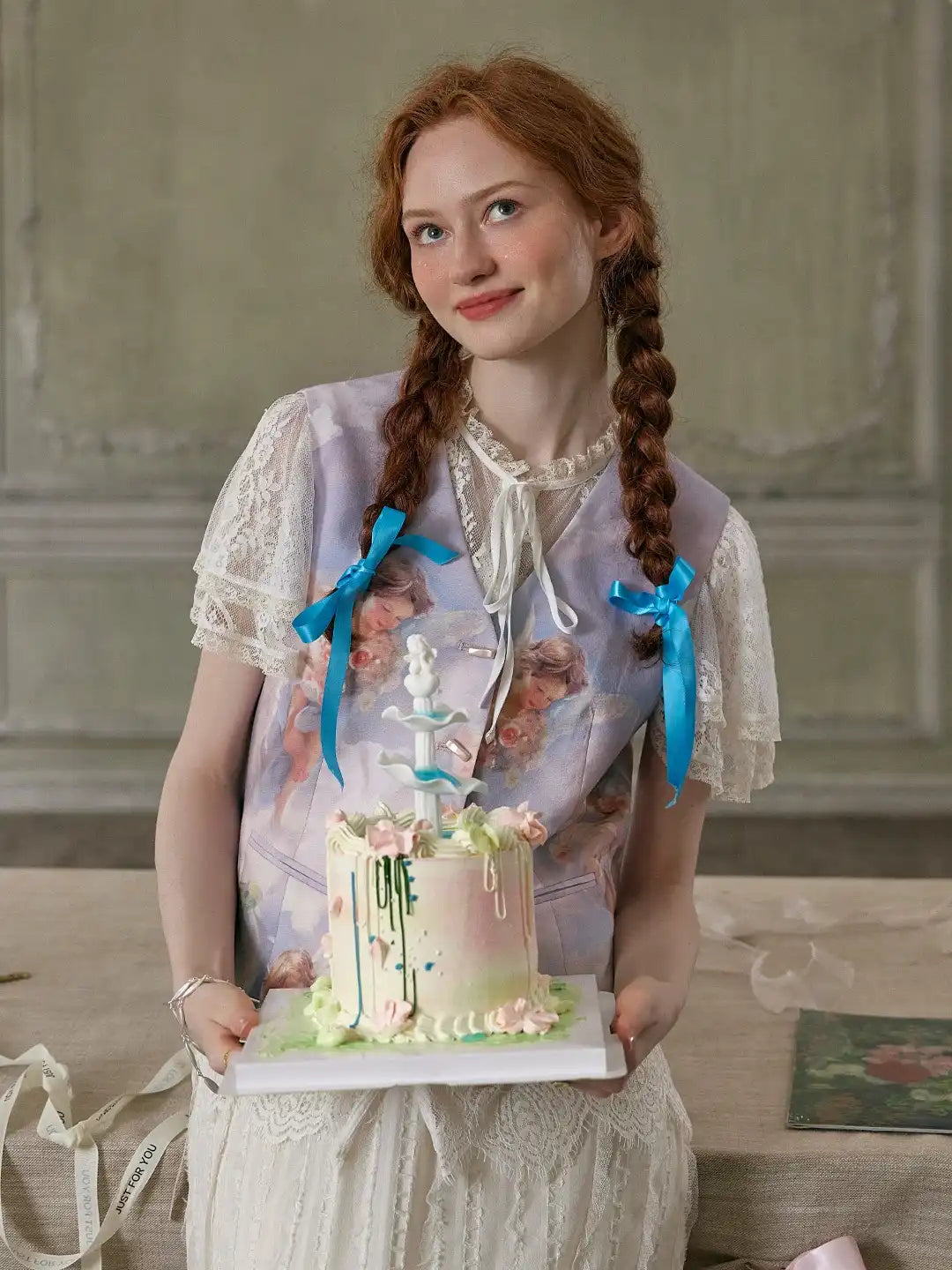 【Final Sale】Cupid V-Neck Printed Vest