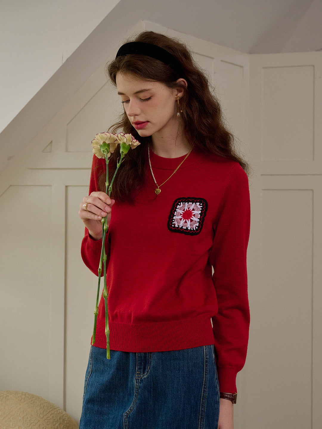【Final Sale】Cadence Ribbed Round Neck Contrasting Embroidery Sweater