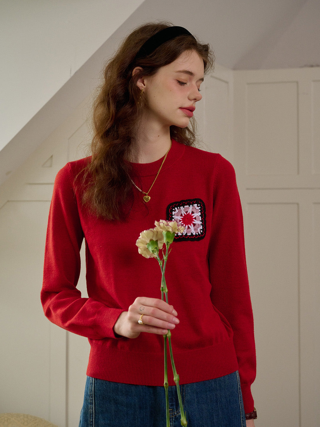 【Final Sale】Cadence Ribbed Round Neck Contrasting Embroidery Sweater