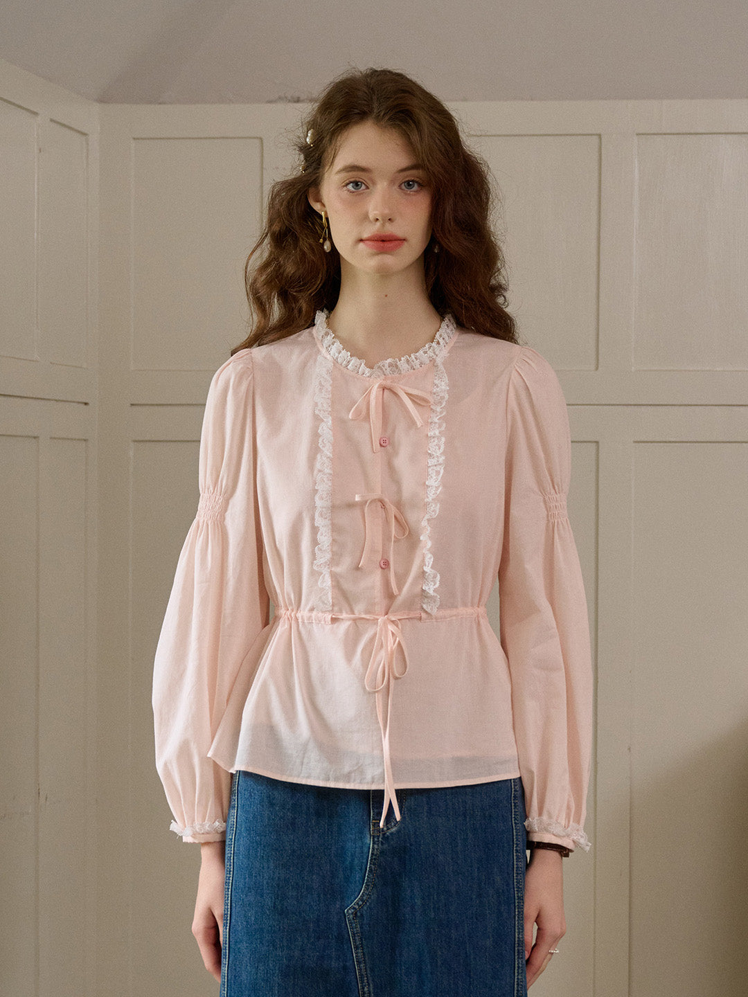 【Final Sale】Aileen Contrast Lace Round Neck Bow Cotton Blouse
