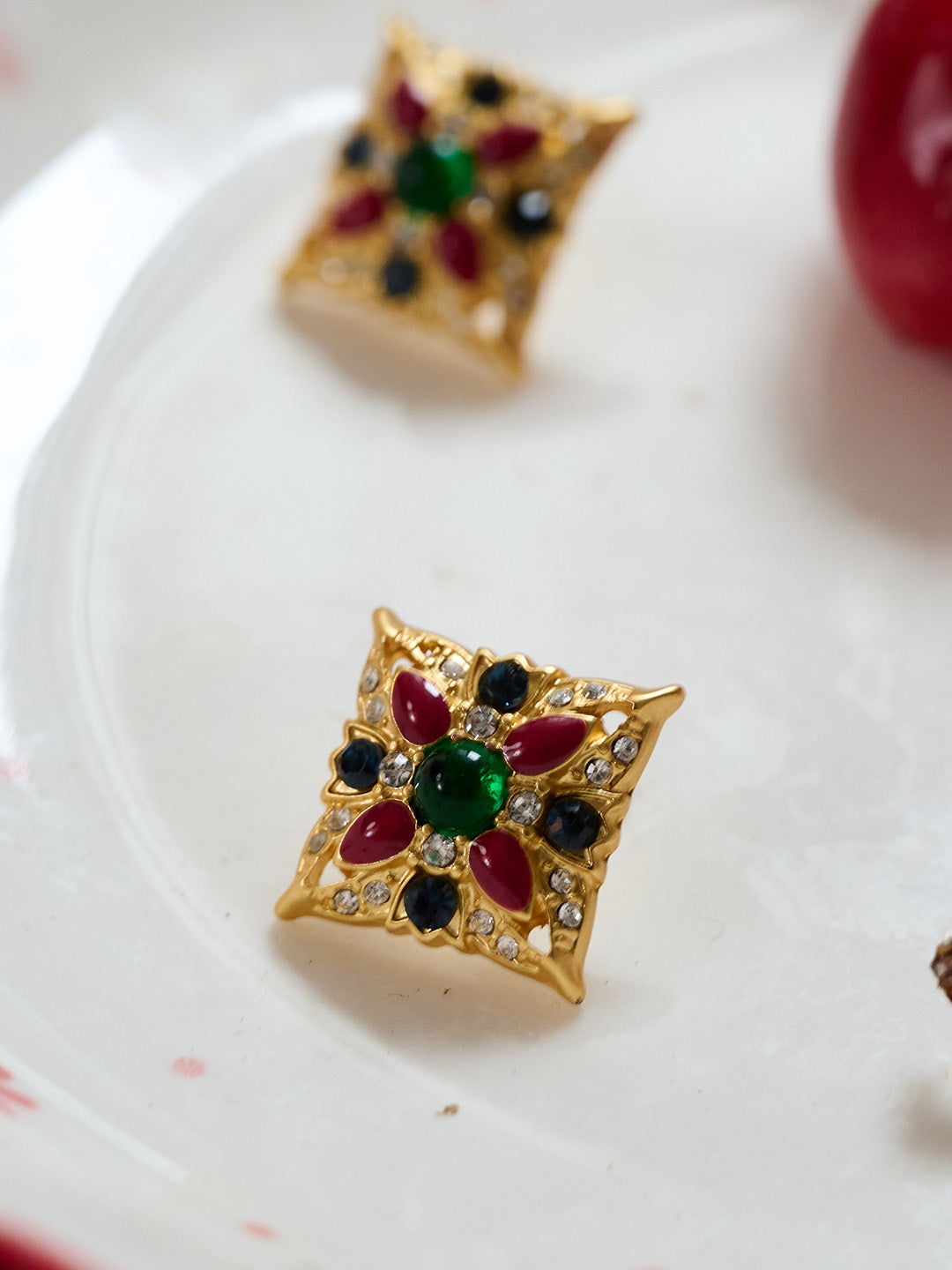 Macaron Vintage Red Green Earrings