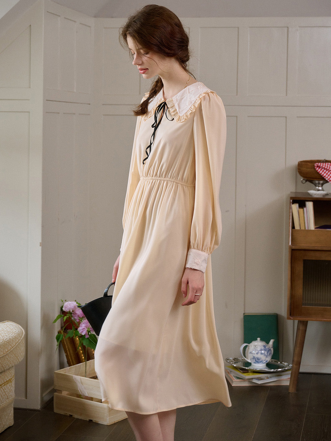 【Final Sale】Keily Doll Collar Contrasting Lace-up Pleated Dress