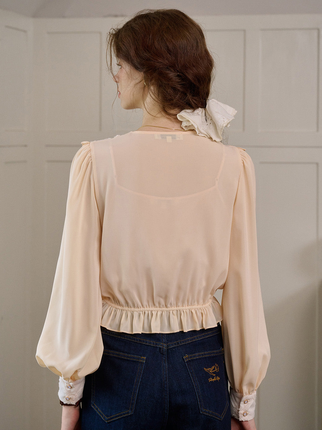 【Final Sale】Jolie Doll Collar Contrasting Lace-up Pleated Blouse