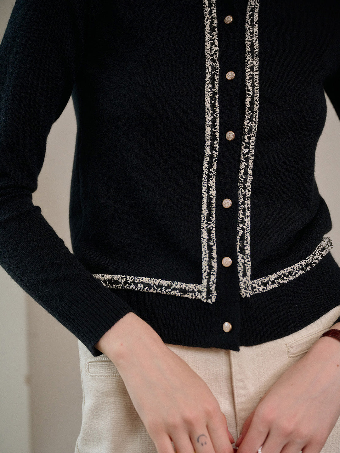 【Final Sale】Cara Simple Contrasting Black Cardigan