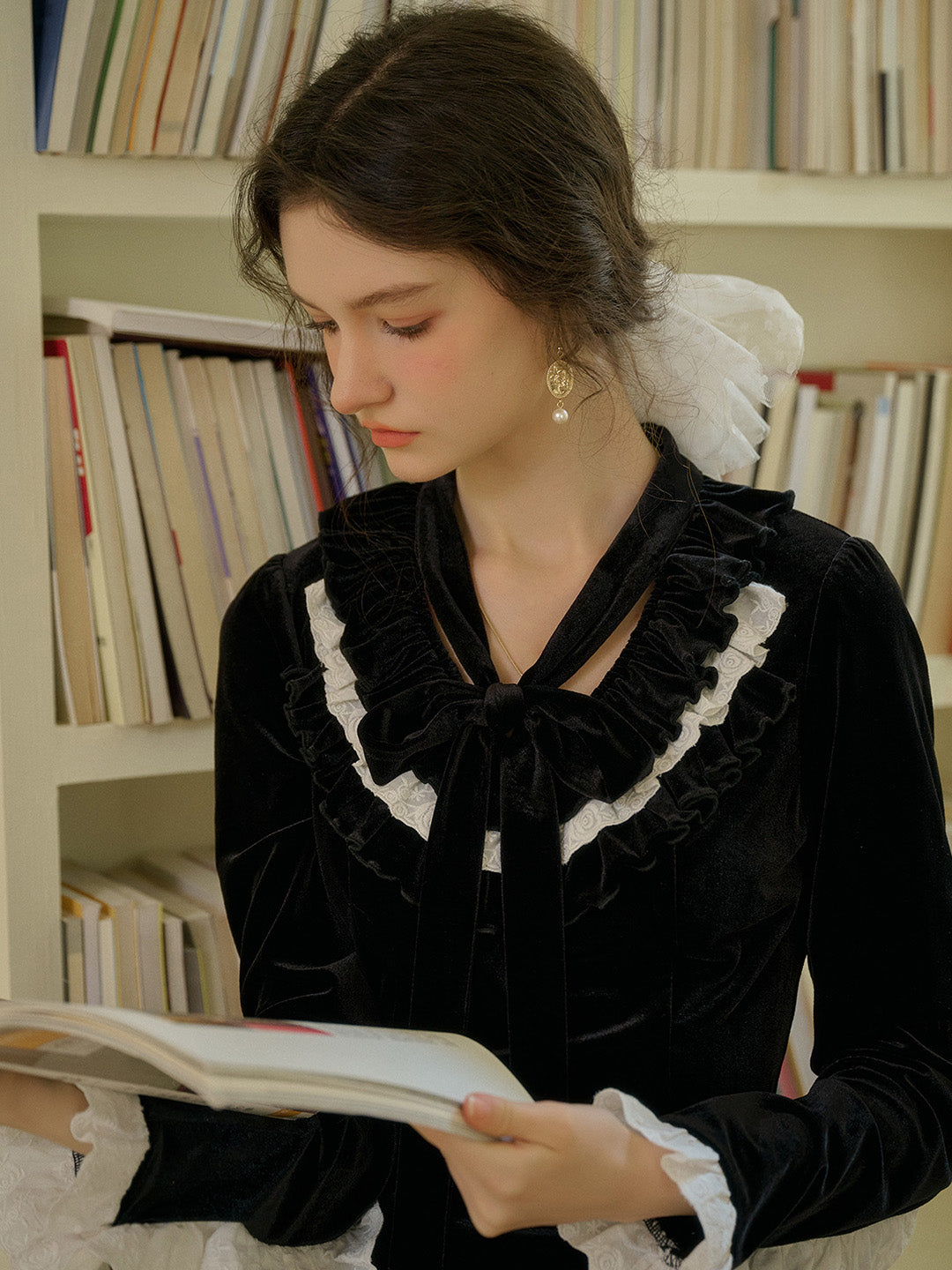 【Final Sale】Zinnia Ruffled Collar Contrasting Top
