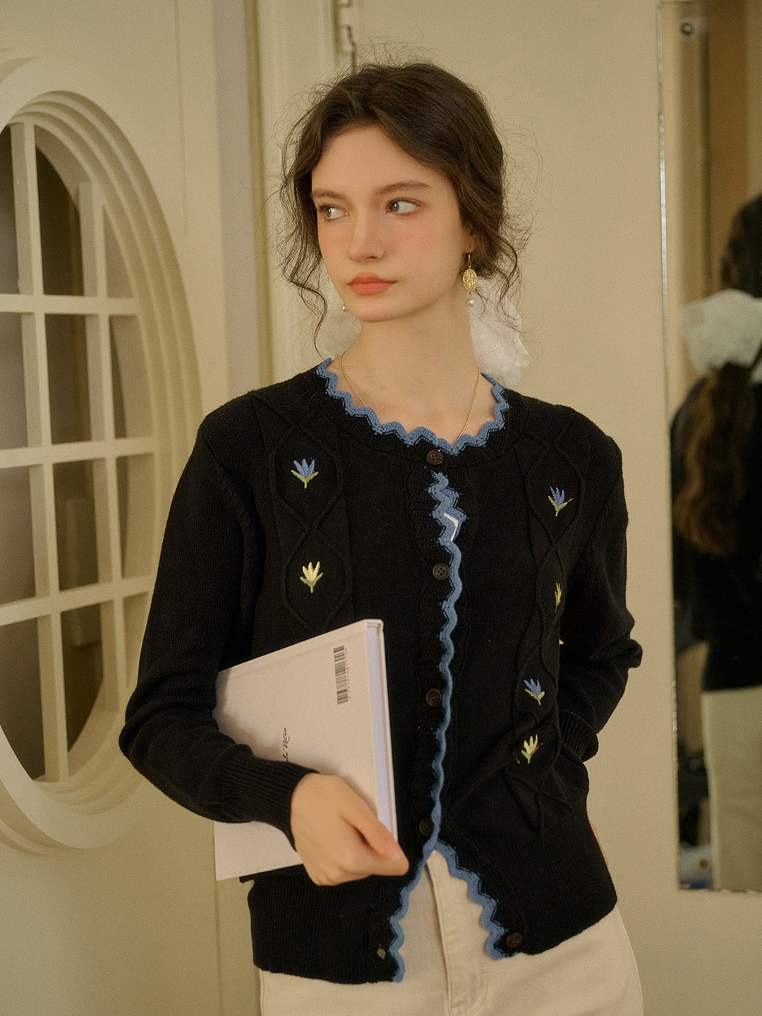 【Final Sale】Quincy Standing Collar Colour-Crossing Lace Embroidery Cardigan
