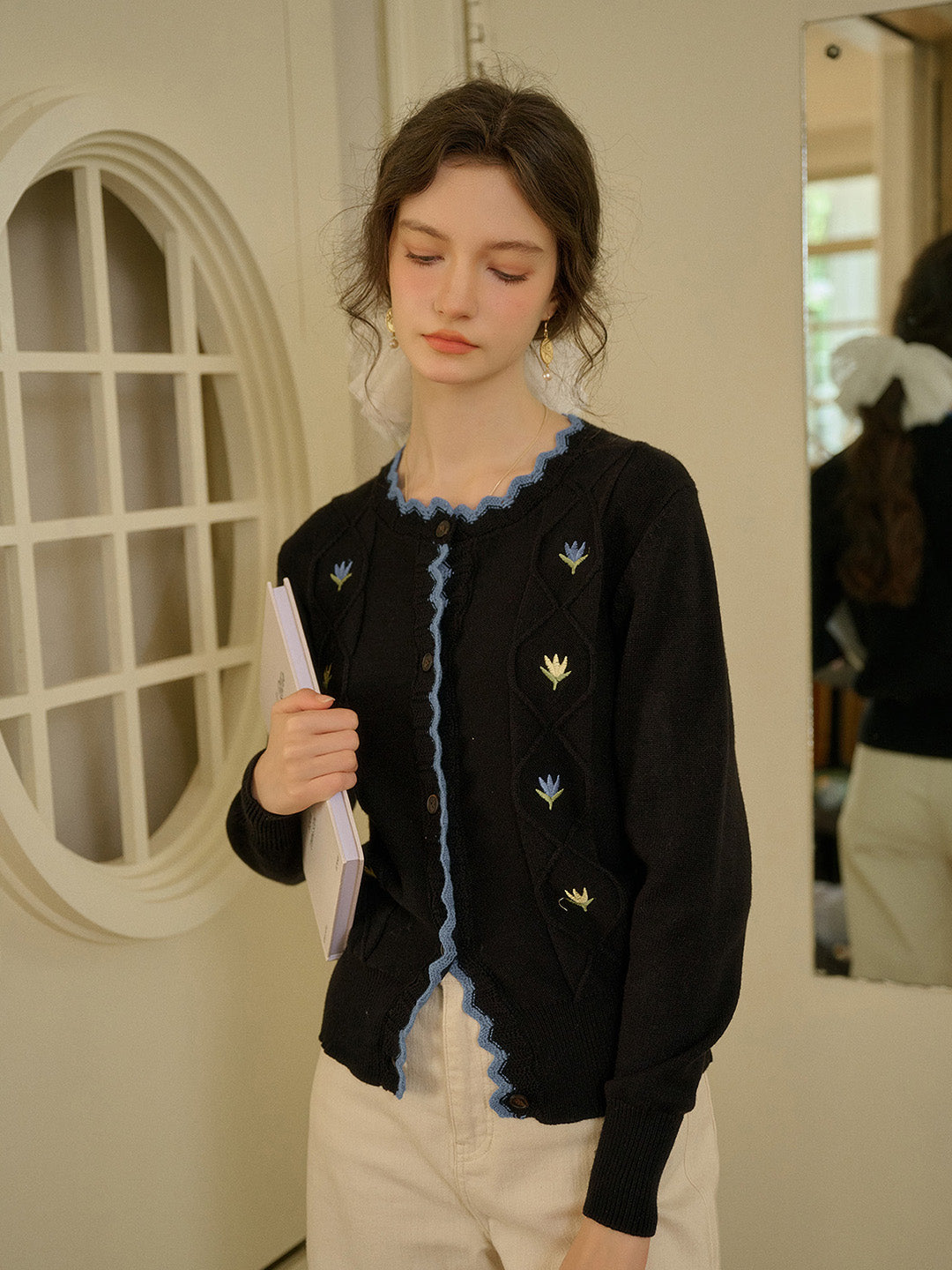 【Final Sale】Quincy Standing Collar Colour-Crossing Lace Embroidery Cardigan