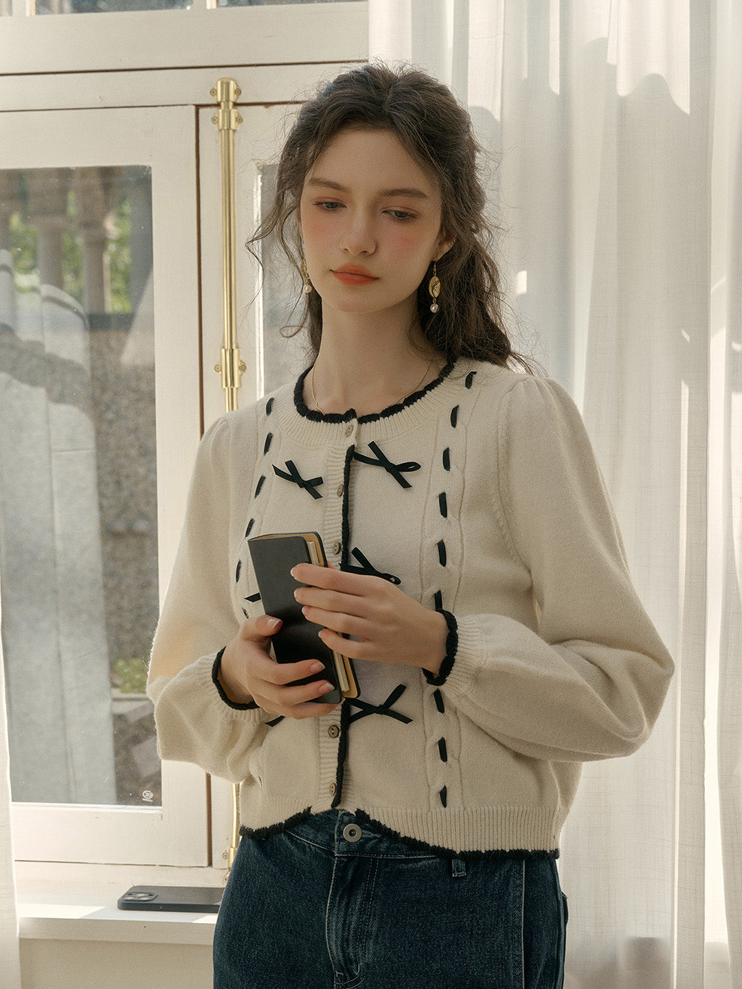 【Final Sale】Miranda Round Neck Contrast Bow cardigan
