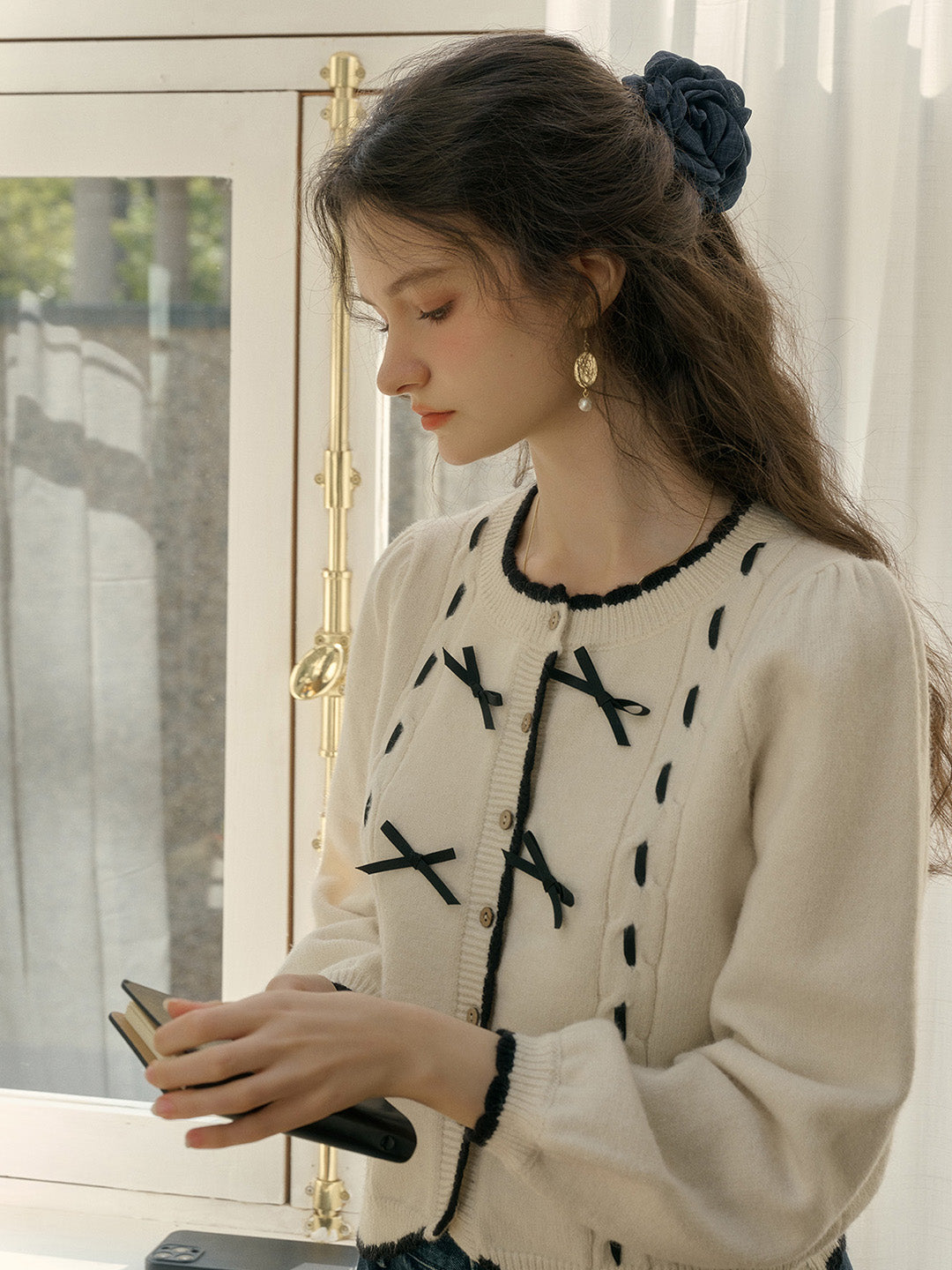 【Final Sale】Miranda Round Neck Contrast Bow cardigan