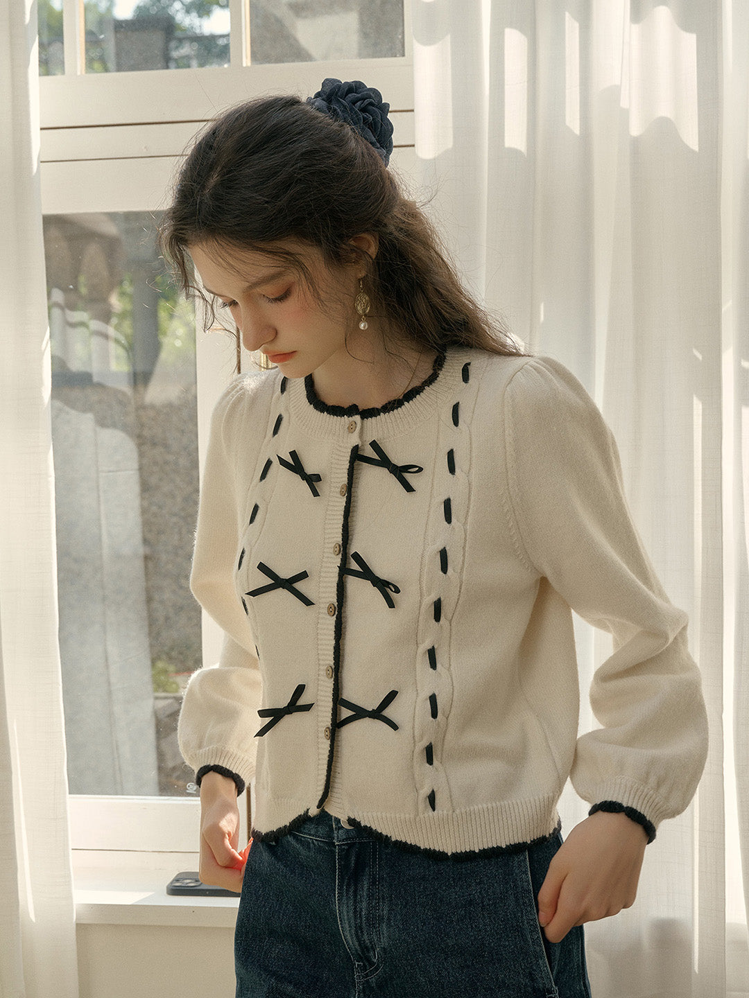 【Final Sale】Miranda Round Neck Contrast Bow cardigan