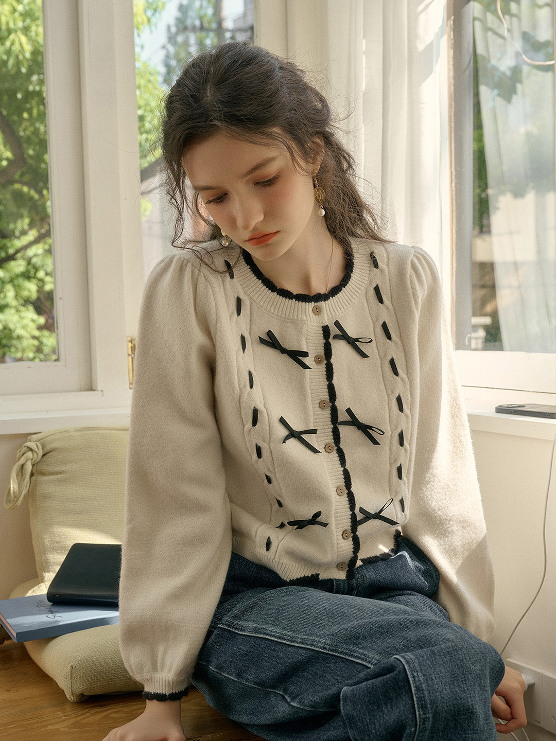 【Final Sale】Miranda Round Neck Contrast Bow cardigan