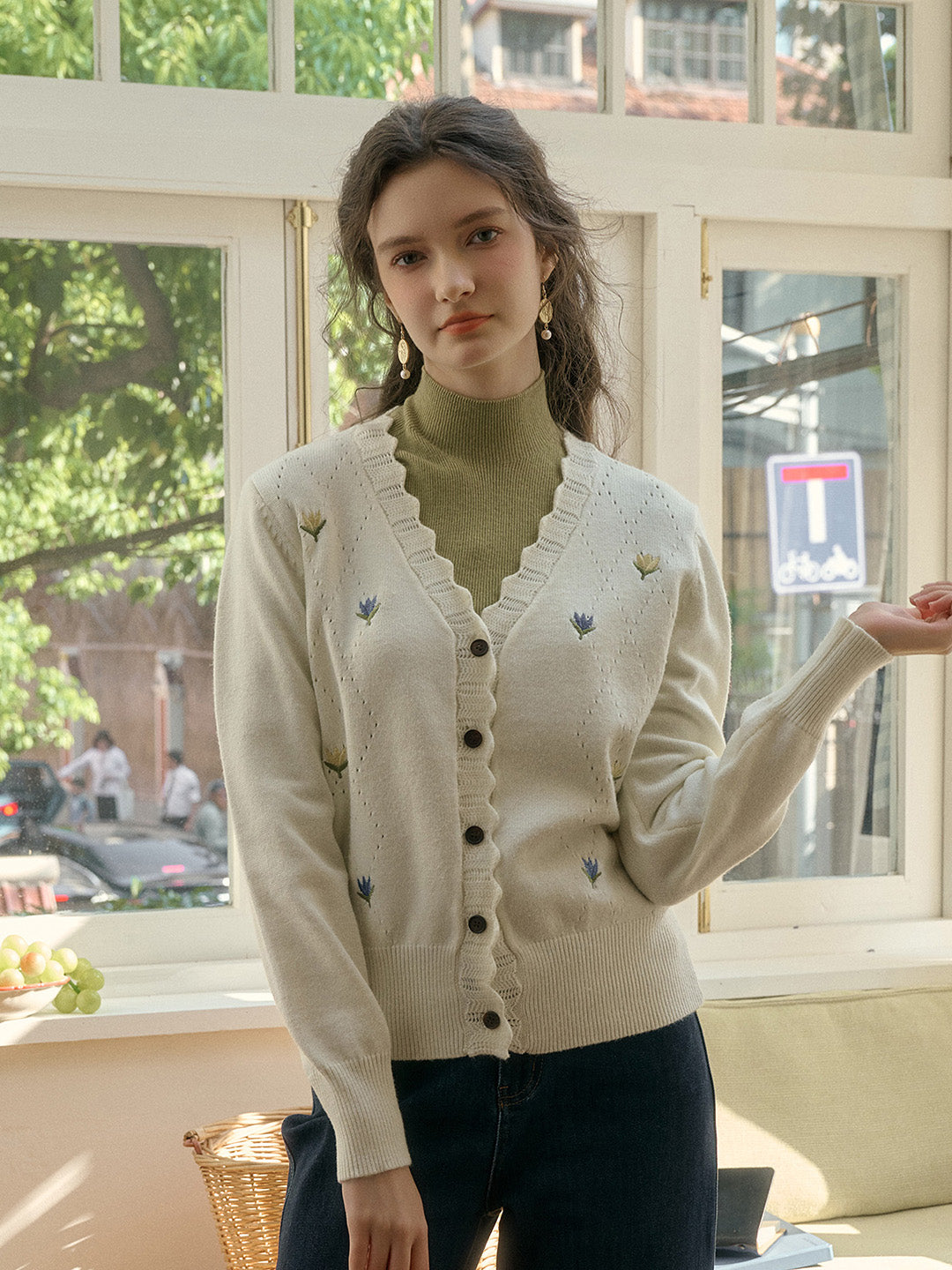 【 Final Sale】Vivian V-Neck Contrasting Embroidery Cardigan