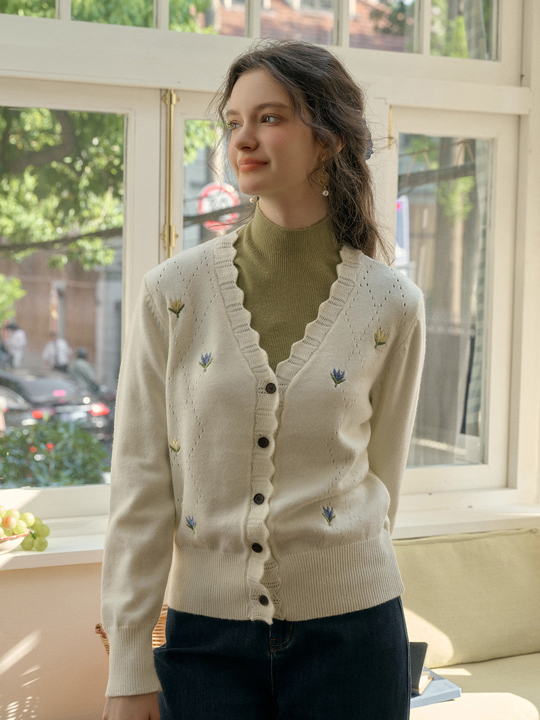 【 Final Sale】Vivian V-Neck Contrasting Embroidery Cardigan