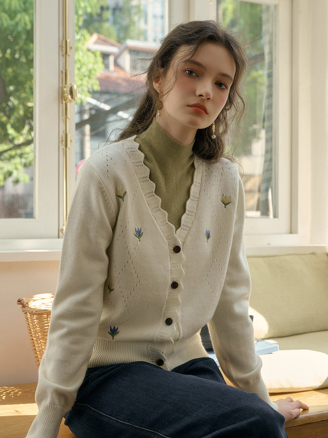 【 Final Sale】Vivian V-Neck Contrasting Embroidery Cardigan