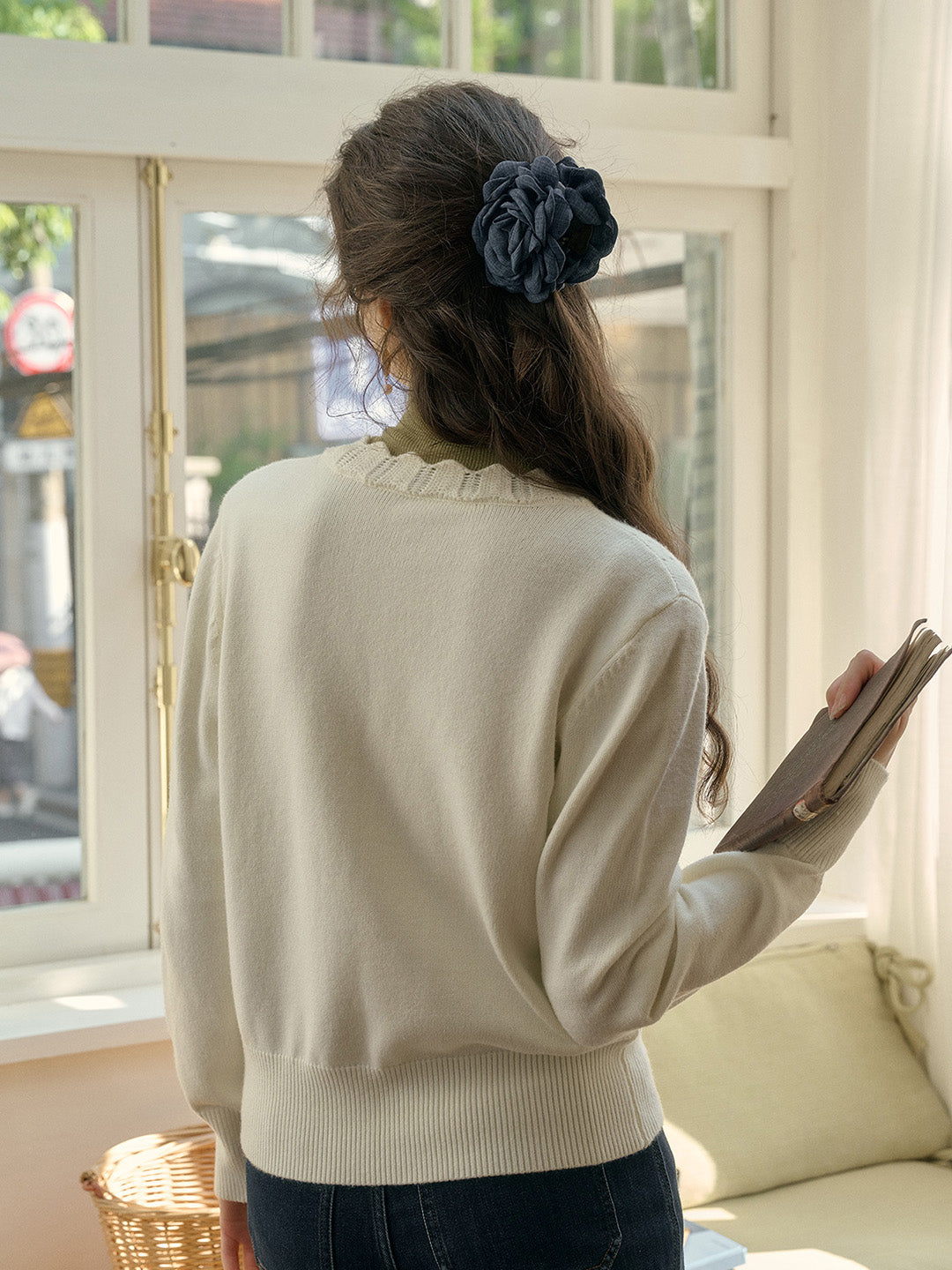 【 Final Sale】Vivian V-Neck Contrasting Embroidery Cardigan