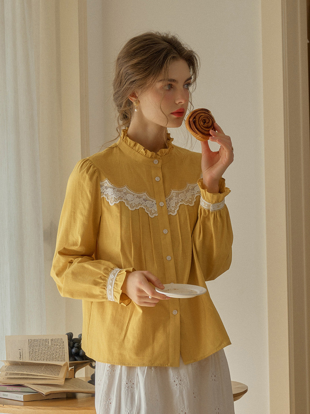 【Final Sale】Kitty Wavy Stand Collar Lace Blouse - Yellow