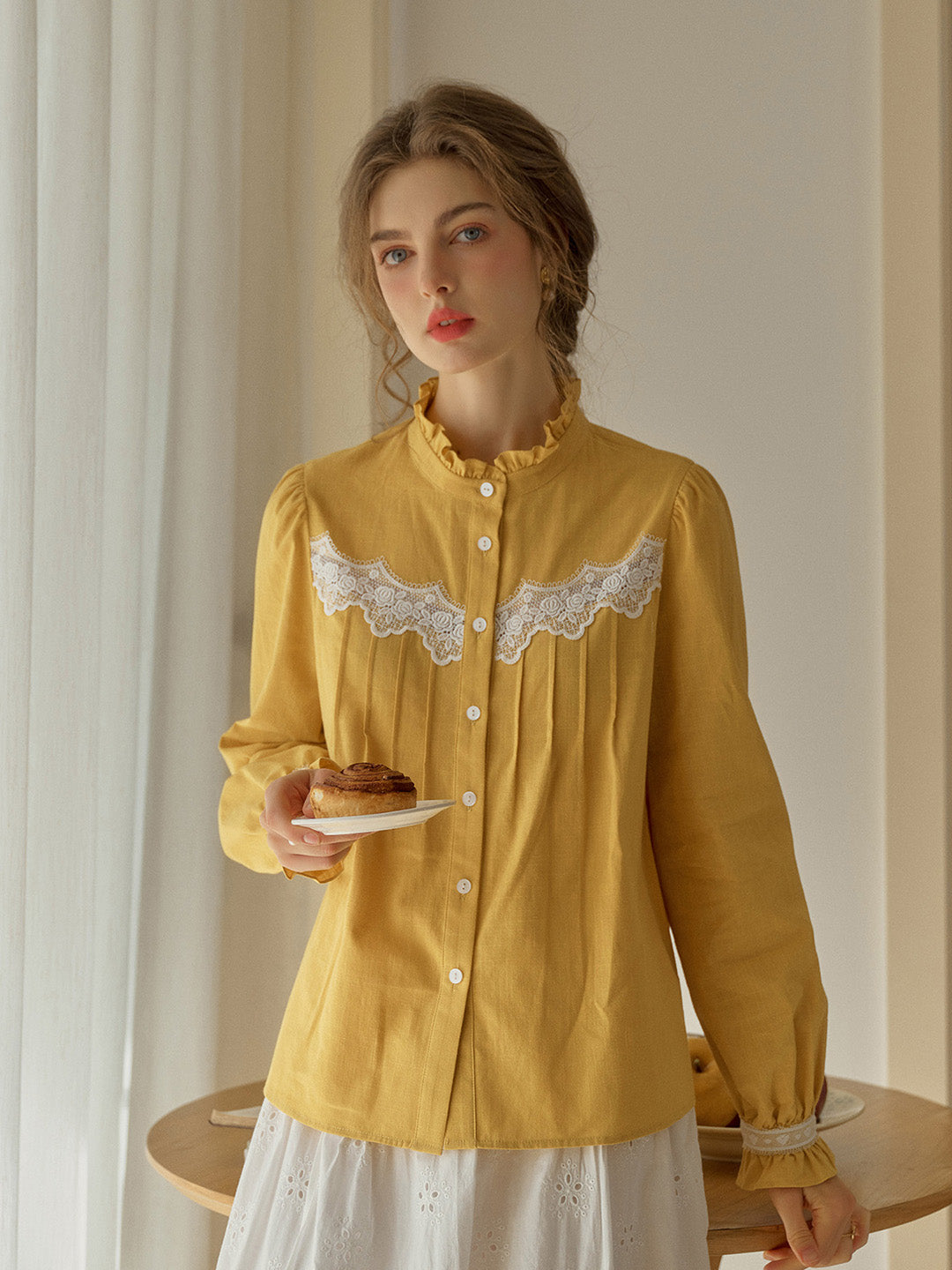 【Final Sale】Kitty Wavy Stand Collar Lace Blouse - Yellow