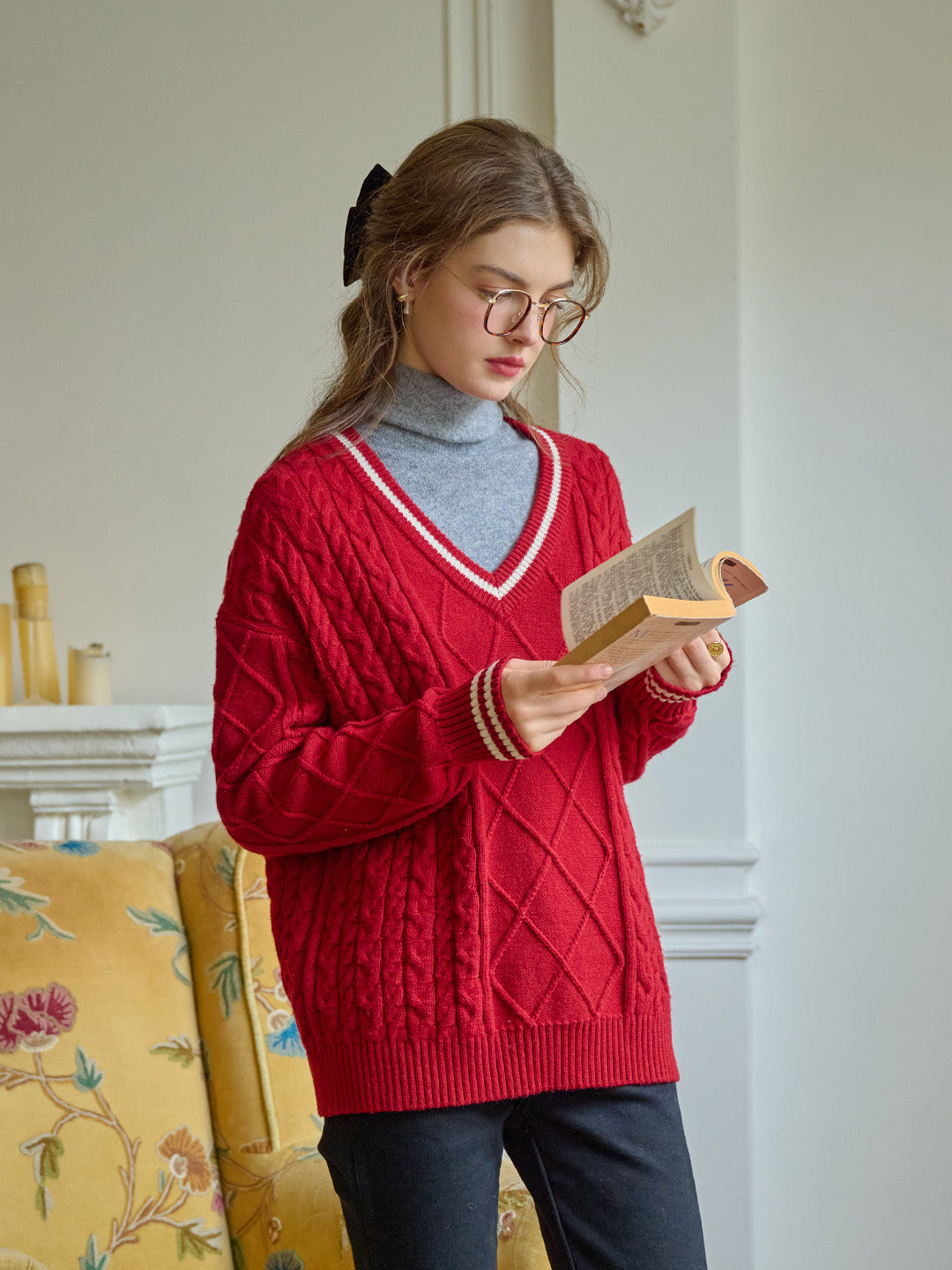Reese V-Neck Constraing Ribbed Wool Sweater - Red