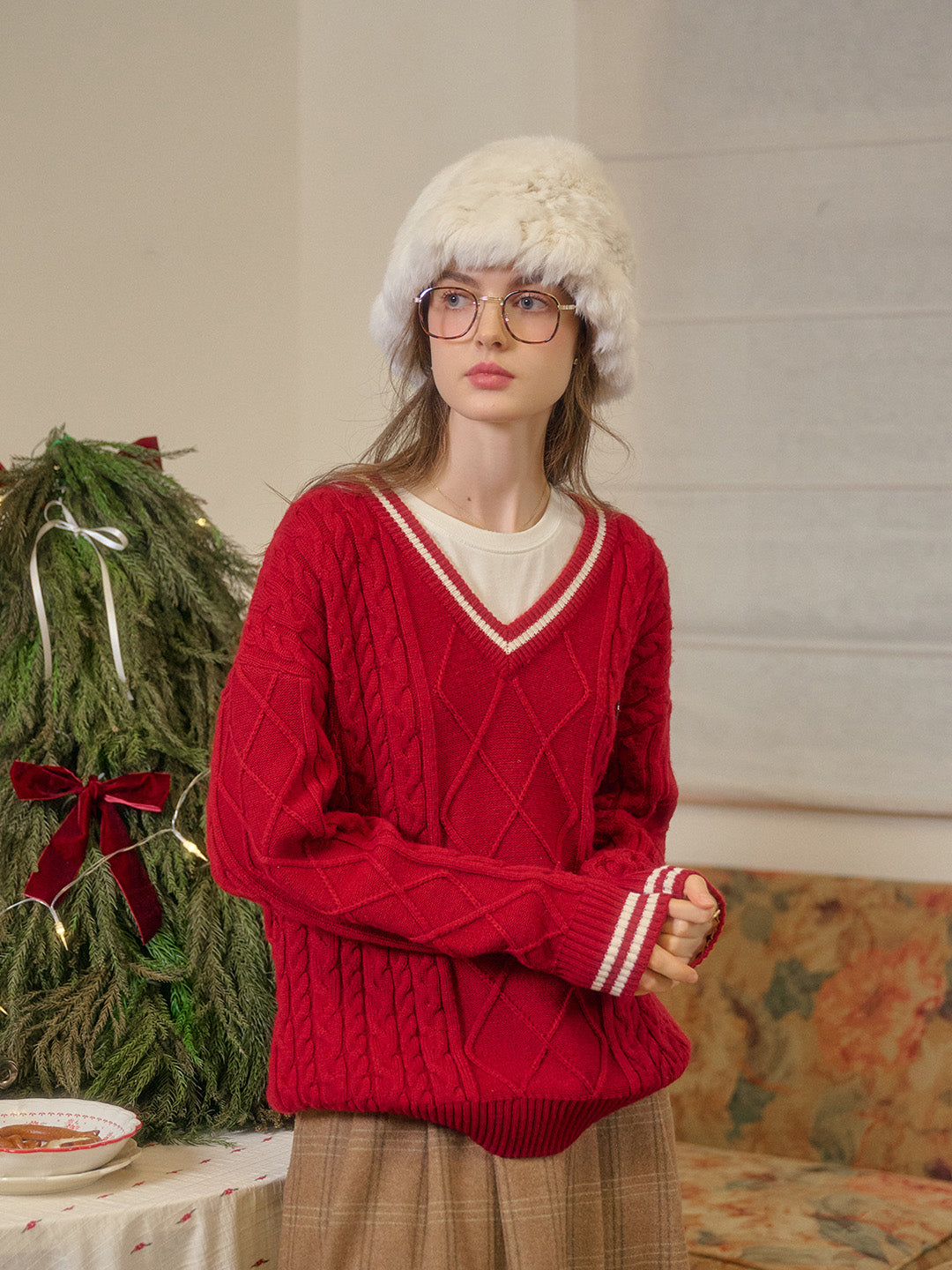 Reese V-Neck Constraing Ribbed Wool Sweater - Red