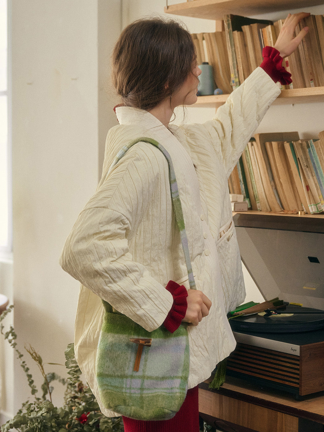 Emi Collarless Pocket Down Jacket - Off-white